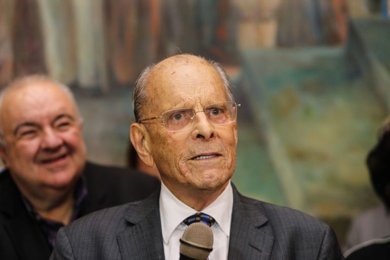 Ex-governador recebe alta depois de quase dois meses no hospital