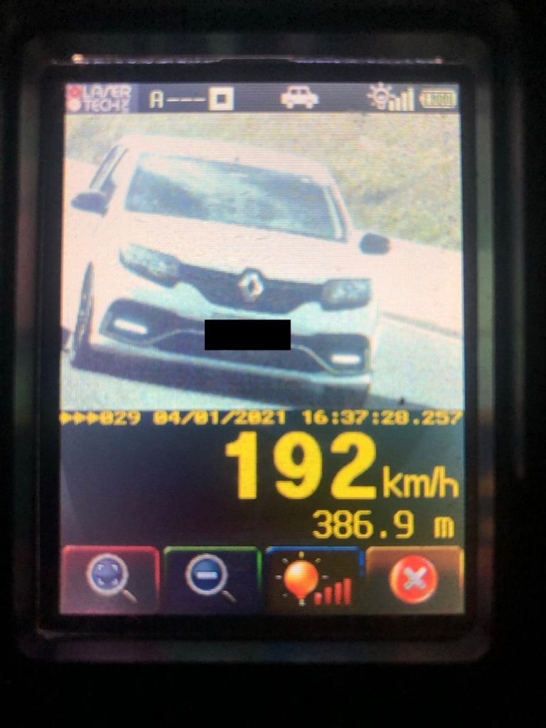 Polícia flagra carro a quase 200 km/h em rodovia do interior do Paraná