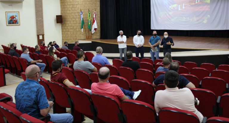 Deputado Hussein Bakri garante casas populares e R$ 1 milhão em verbas para Mercedes