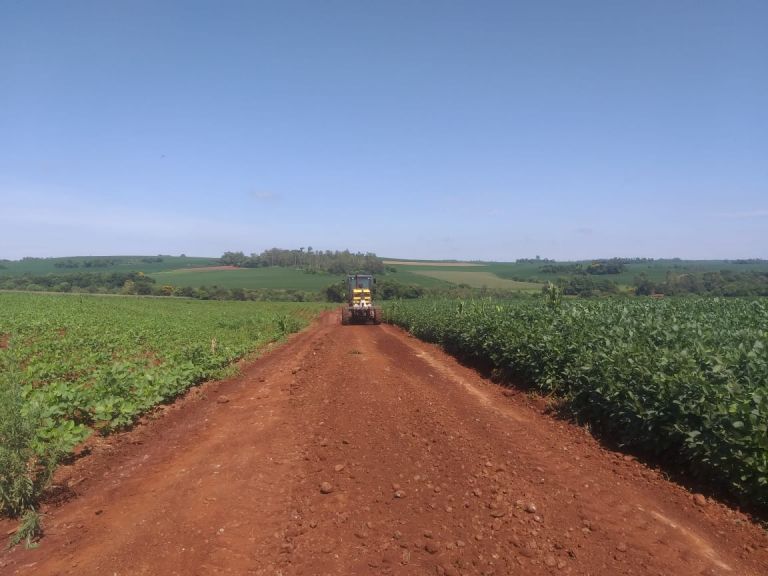 Secretaria de Viação e Serviços Públicos prossegue com trabalhos nas estradas rurais de Marechal Rondon