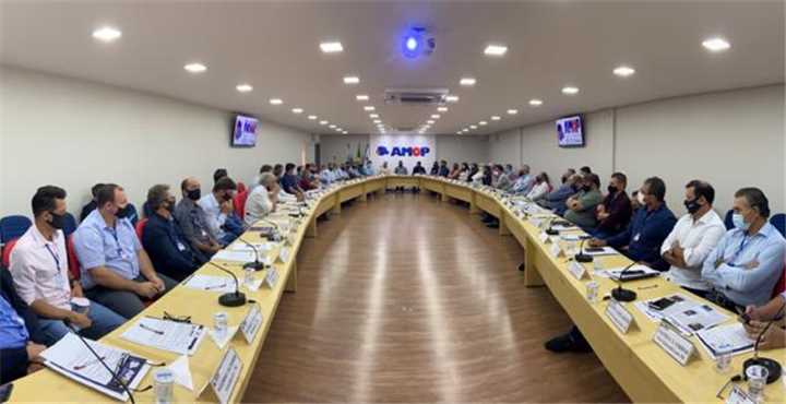 Prefeitos ratificam, por unanimidade, chapa de Leonaldo Paranhos à presidência da Amop