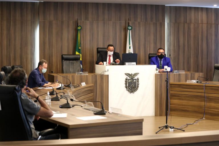 Pedido de vista adia votação de parecer ao projeto dos colégios cívico-militares