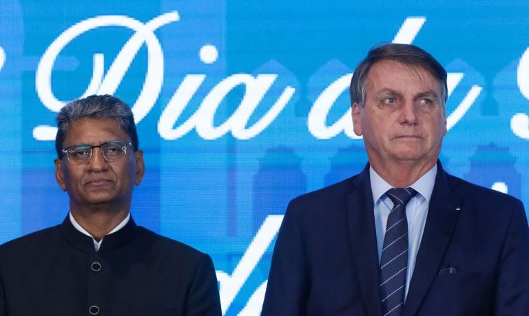 Bolsonaro participa de celebração nacional da Índia na embaixada