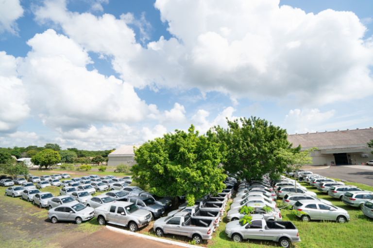 Itaipu vende todos os lotes e arrecada R$ 4,7 milhões com leilão de veículos
