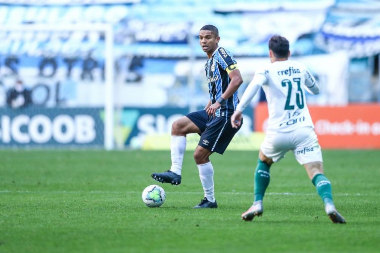 Grêmio começa série de “finais” para definir destino no Brasileirão
