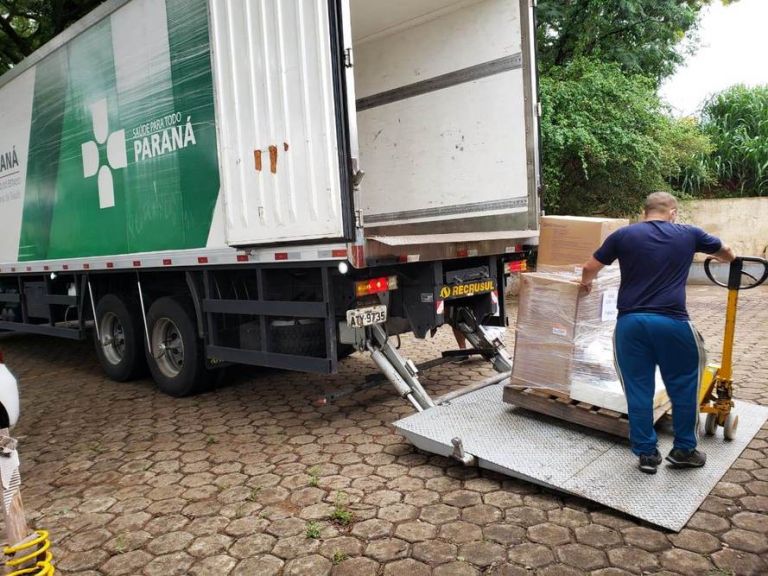 Entrega de insumos é finalizada em 20 regionais de saúde do Paraná