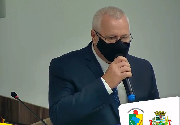 Em discurso de posse, Mano conclama comunidade a ajudar transformar Pato Bragado num município cada vez melhor