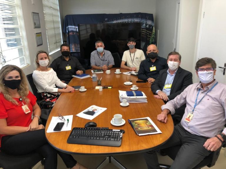 Representantes do campus rondonense da Unioeste se reúnem com diretoria da Itaipu