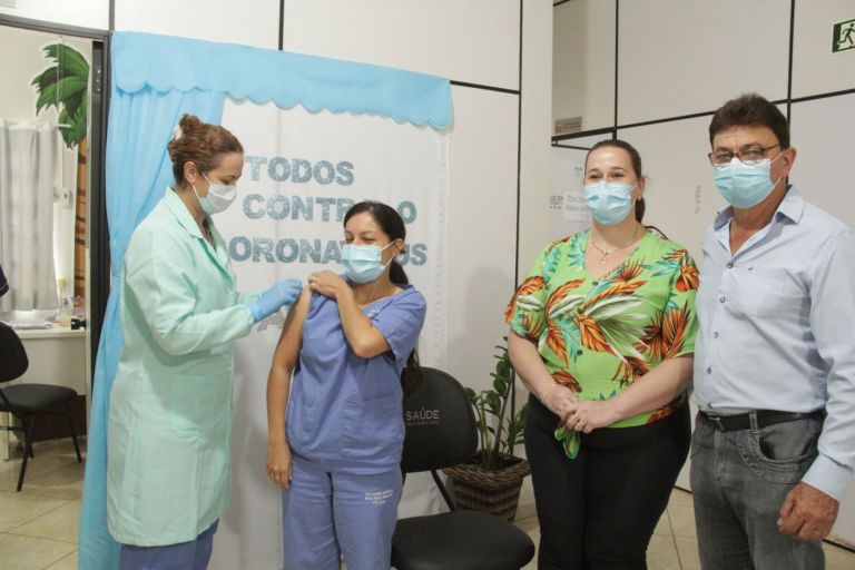 Vacinação contra Covid-19 é iniciada oficialmente em Nova Santa Rosa