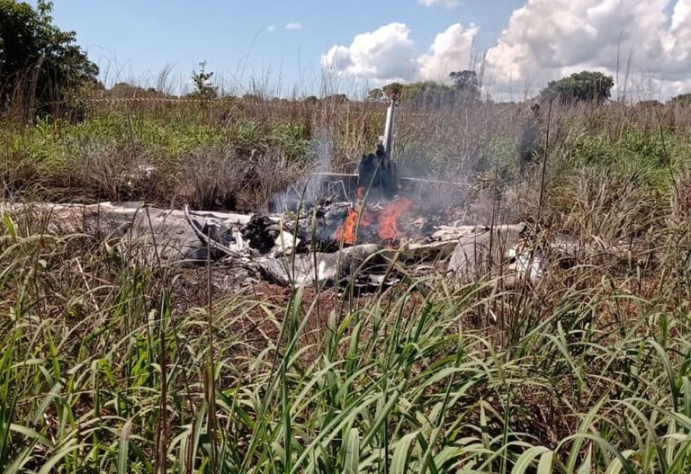 Avião com presidente e jogadores do Palmas Futebol e Regatas cai logo após decolar; seis pessoas morreram