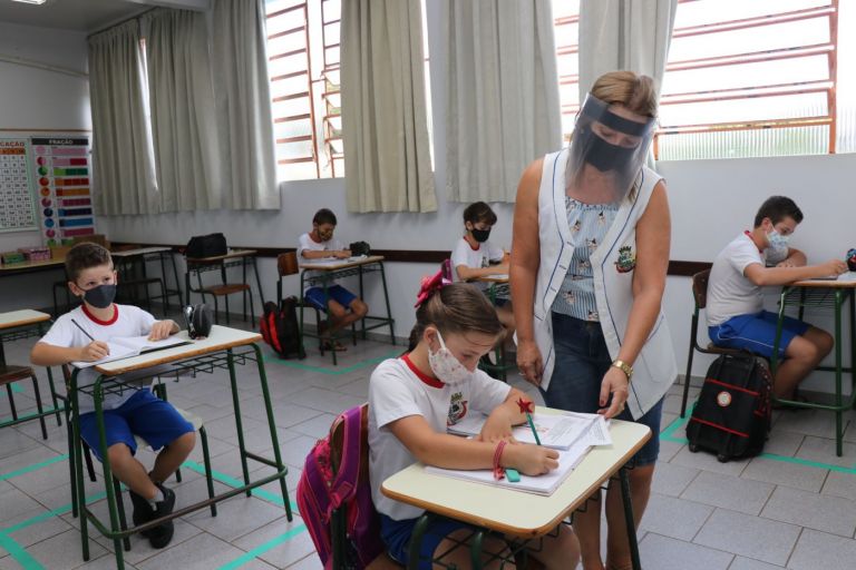 Com adaptações, atividades presenciais são retomadas em Pato Bragado