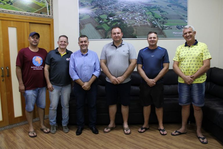 Emenda do deputado Vermelho garante recursos para compra de trator em Mercedes