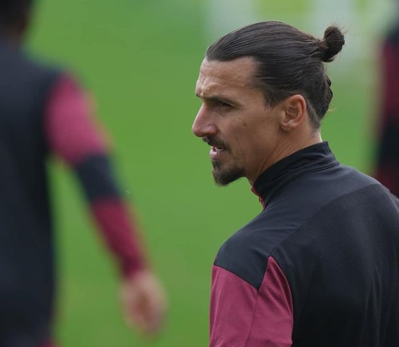 Ibrahimovic chega ao gol de número 500 por clubes