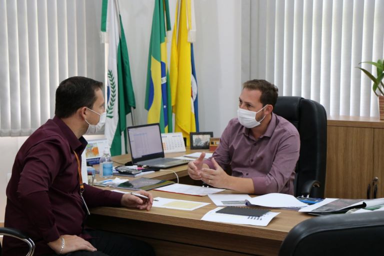 Melhoria na rede de energia em Maripá é tema de reunião com gerente regional da Copel