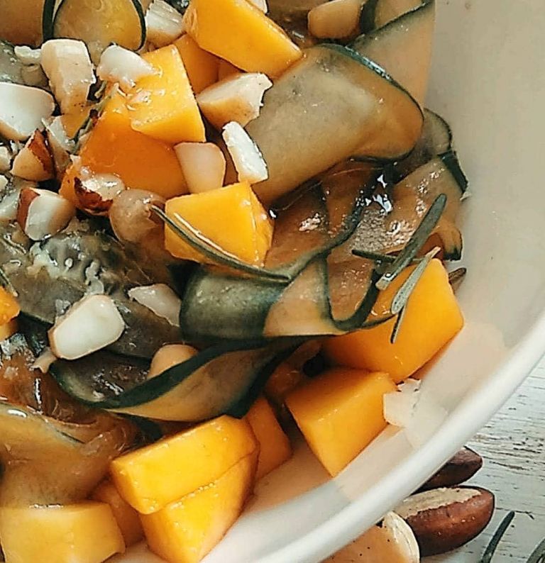Salada de pepino com manga