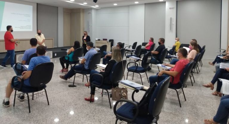 Mais uma turma realiza curso com foco em licitação eletrônica em Marechal Rondon