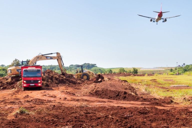 Ampliação da pista do Aeroporto de Foz do Iguaçu será concluída em abril