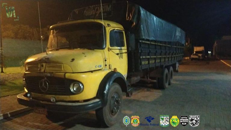 PF e BPFron prendem acusado e apreendem veículos com carregamento milionário de contrabando em Mercedes
