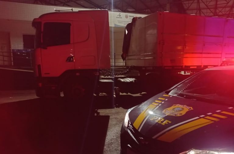 PRF apreende carga milionária de cigarros paraguaios na BR-163 perto da Ponte Ayrton Senna
