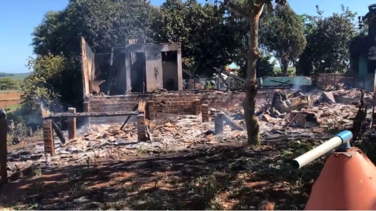 Incêndio destrói casa no interior de Marechal Rondon