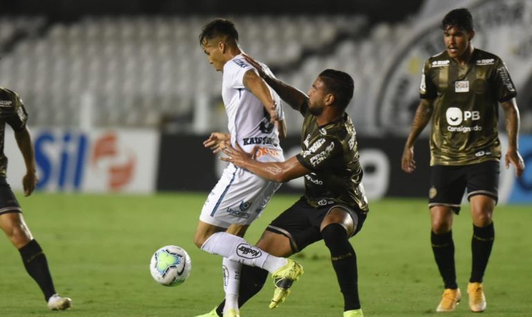 Coritiba anuncia primeiros reforços após queda para Série B
