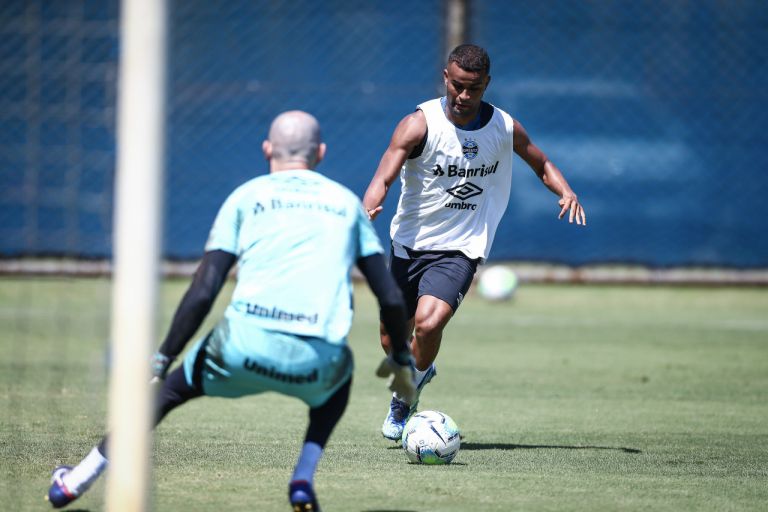 Grêmio vai a campo com o que tem de melhor em duelo direto pelo G4