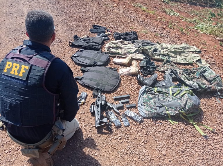 PRF prende suspeito com kit rajada para assaltos na região Oeste