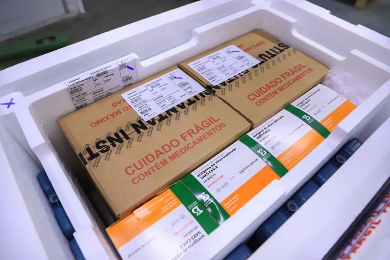 Governo do Paraná inicia distribuição da segunda dose da vacina CoronaVac