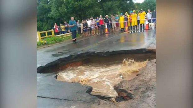 Fortes chuvas deixam rastros de destruição em cidades paraguaias