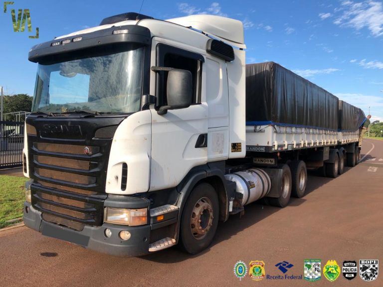 PF e BPFron interceptam bitrem com cerca de R$ 4 milhões em cigarros