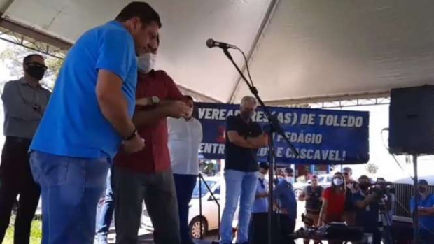 Protesto contra instalação de praça de pedágio é realizado em Sede Alvorada