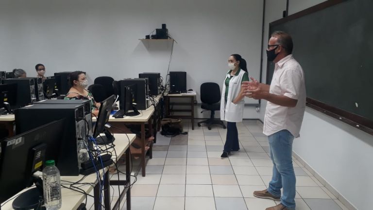 Aulas noturnas do curso de Assistente Administrativo são retomadas em Santa Helena