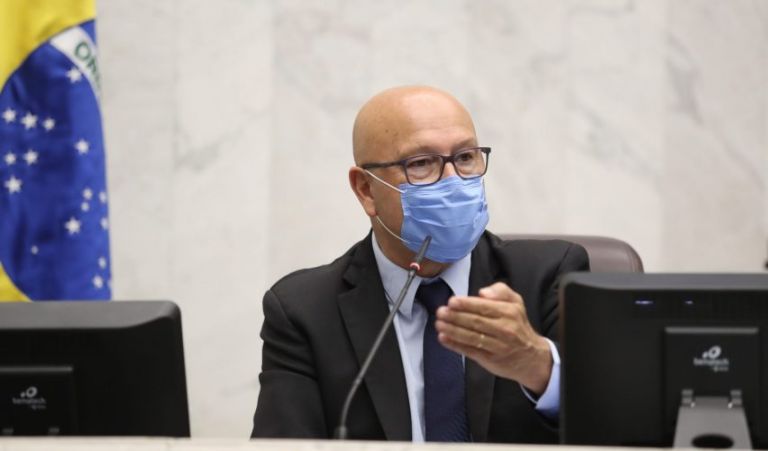 Paraná recebe menos doses de vacinas que o Rio Grande do Sul: “discriminação continua”, critica Romanelli