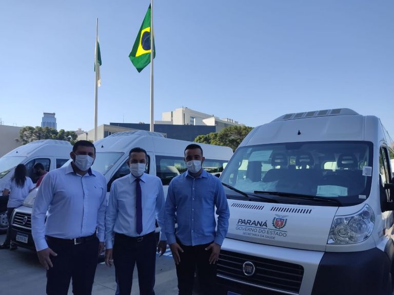 Municípios do Oeste recebem vans para área da saúde