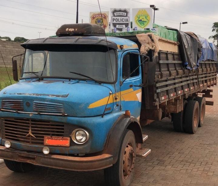 Polícia Federal, BPFron e GOA apreendem caminhão com cigarros contrabandeados em Terra Roxa