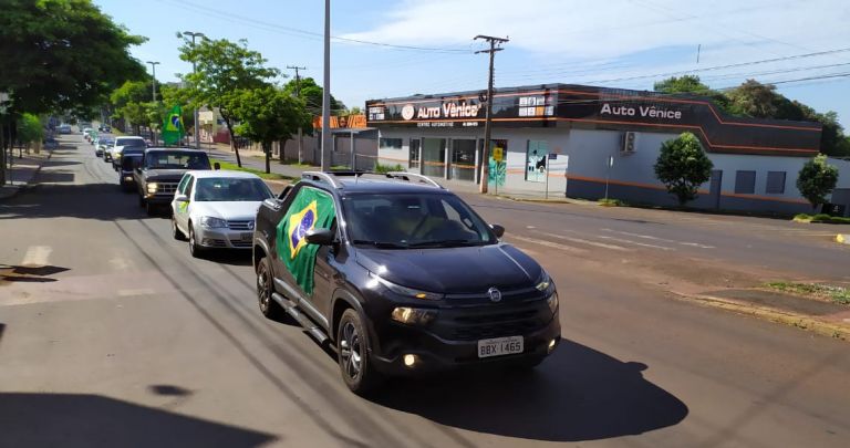 Carreata em protesto ao STF e em apoio ao presidente Bolsonaro reúne centenas de pessoas em Marechal Rondon