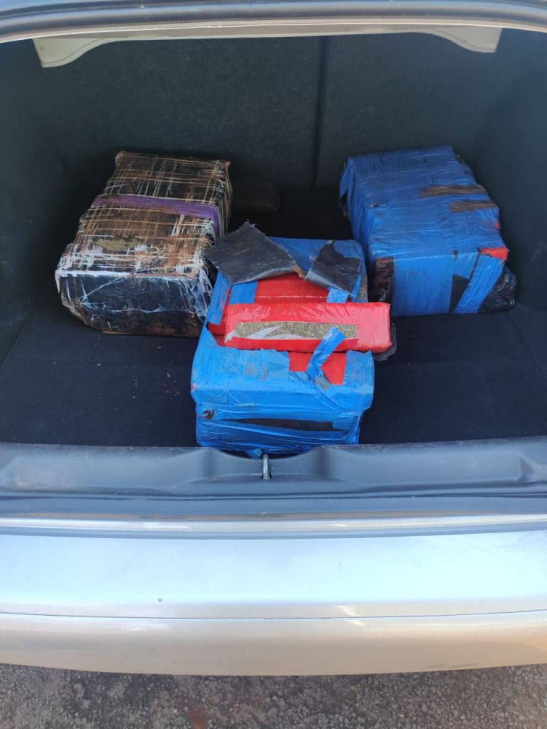 PRF apreende 43 quilos de maconha em Céu Azul