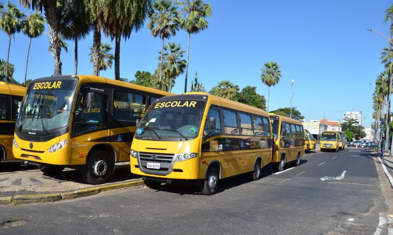 Câmara aprova uso do transporte escolar por profissionais da saúde