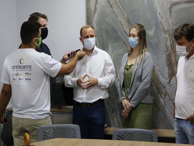 Prefeito de Santa Helena sanciona PL que autoriza compra de vacinas