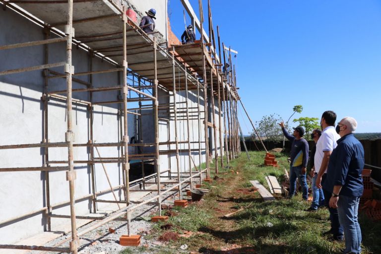 Piscina do Centro Poliesportivo de Pato Bragado deve ser concluída no 1º semestre do ano