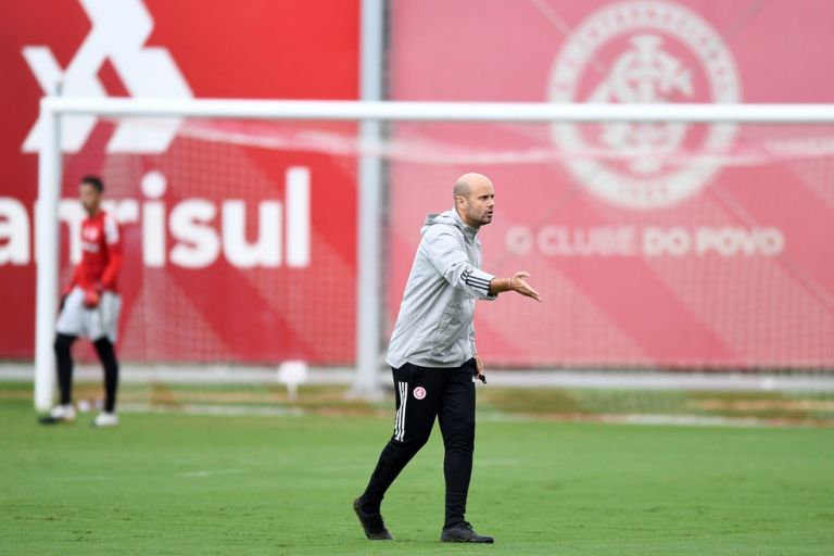 Ramírez prepara mudanças na equipe do Inter para enfrentar o Caxias