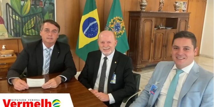 Deputado Vermelho debate projeto de Estrada do Colono com Bolsonaro