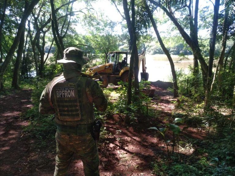 Polícia Federal, Exército e BPFron/PMPR realizam segunda operação de destruição de portos clandestinos