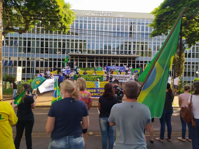 Contra o lockdown e pelo direito de trabalhar, passeata mobiliza trabalhadores em Marechal Rondon nesta manhã; confira
