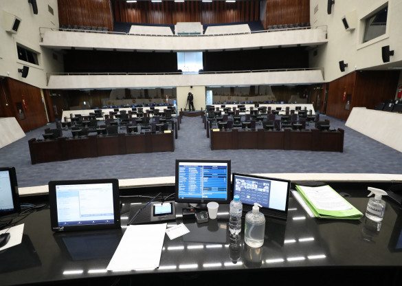 Ambulâncias e viaturas policiais poderão passar direto nas praças de pedágio