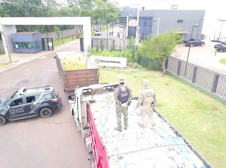 BPFron e PF interceptam carga milionária de contrabando em Ouro Verde do Oeste; veja o vídeo