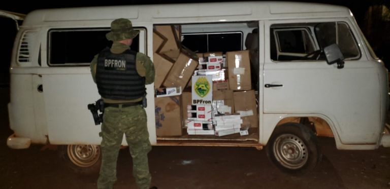 BPFron apreende veículos com cigarros contrabandeados em Pato Bragado