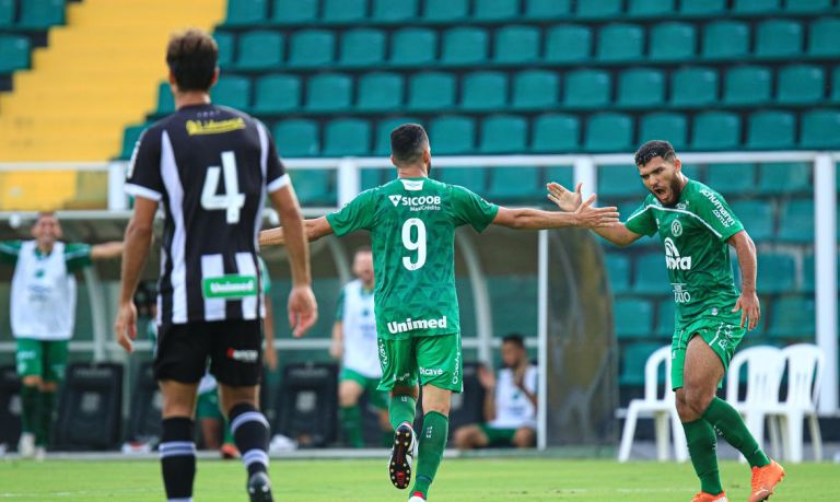 Chapecoense dispara na ponta do Catarinense e afunda Figueirense