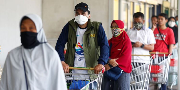Mercados e supermercados de Foz têm capacidade de público limitada a 30%
