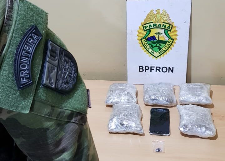 BPFron apreende drogas e contrabando durante abordagens a ônibus em Cascavel